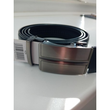 Elegantní pánský koženkový pásek s kovovou sponou Z04